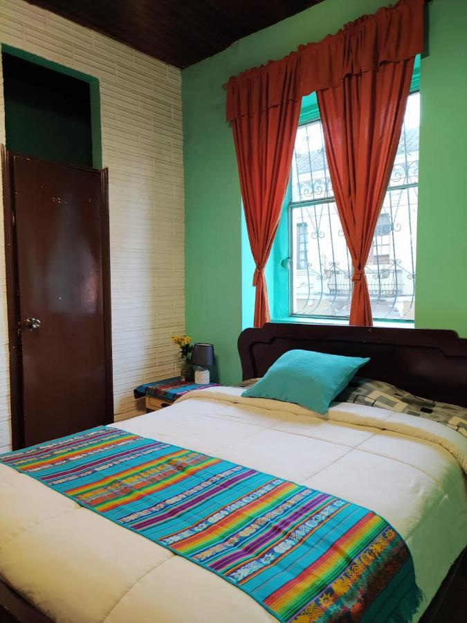 Hotel Hostal La Casa Toleña Quito - Ecuador Exterior foto